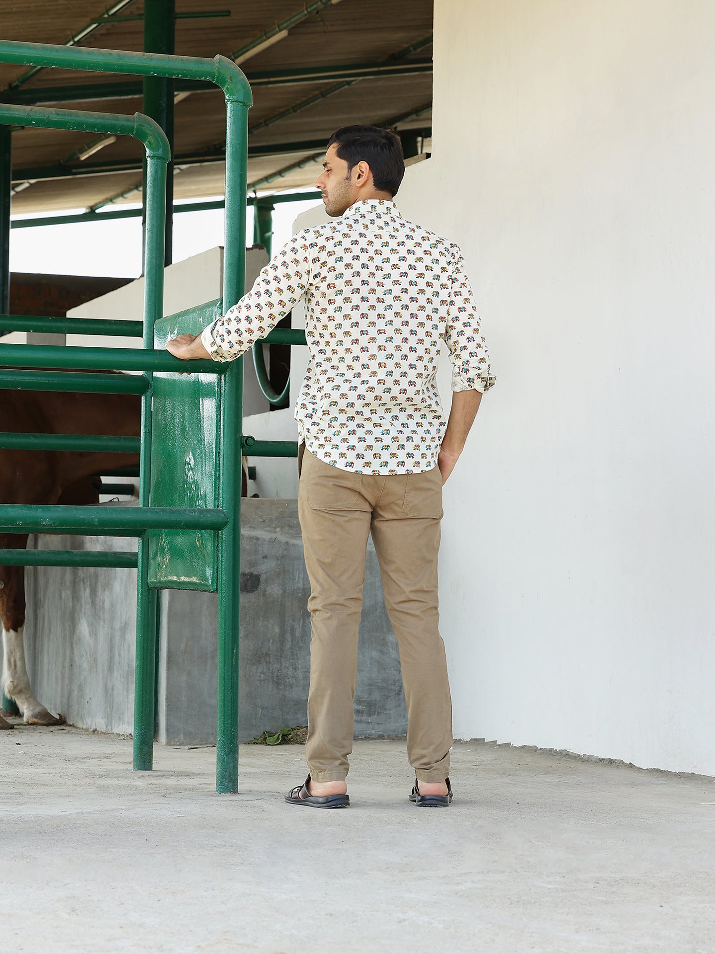 Full Sleeve Hand Block Animal Printed Mens Shirt  (Off White)